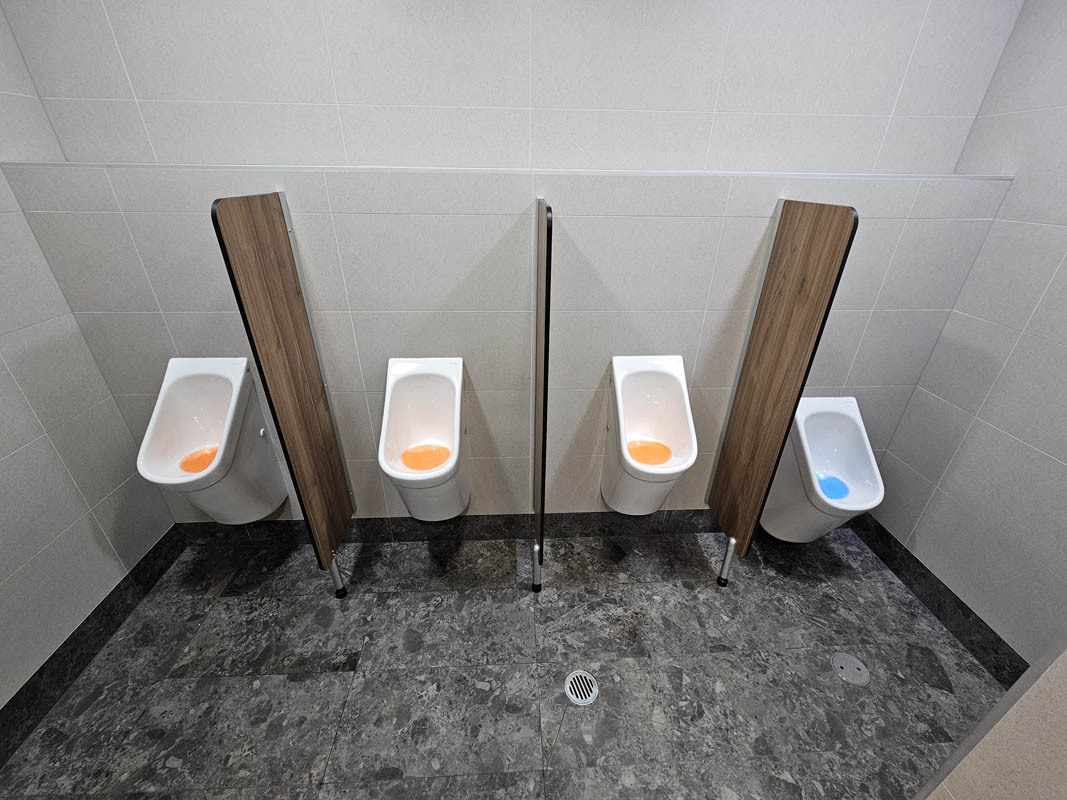 Urinals (4)